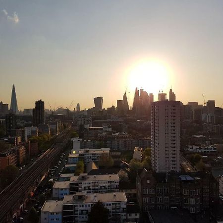 Modern 1 Bedroom Apartment In E1 With Great Views Лондон Экстерьер фото