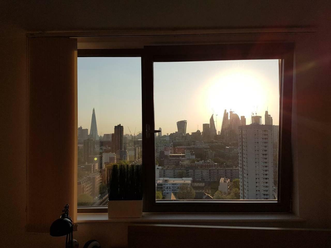Modern 1 Bedroom Apartment In E1 With Great Views Лондон Экстерьер фото